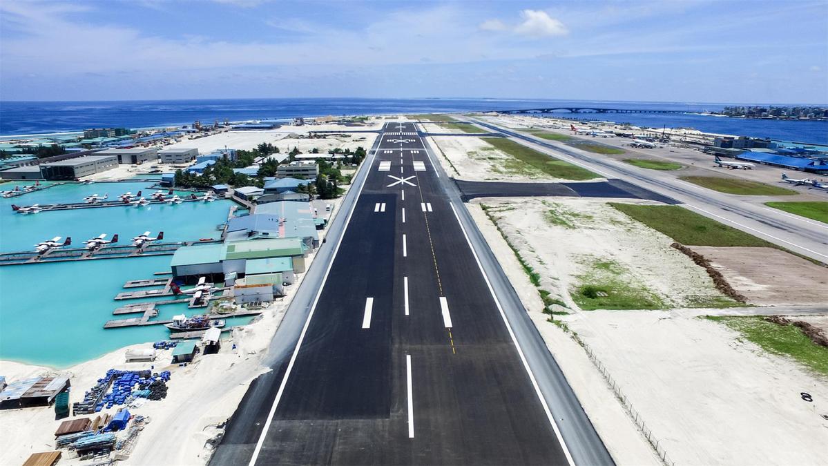 مطار جزر المالديف