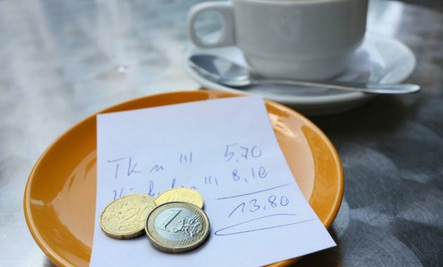 Hvor mye gir du i tips på tyske restauranter?