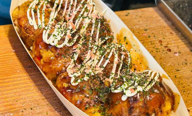 دليل أوساكا الغذائي: 10 أطعمة يمكنك تجربتها في أوساكا ، اليابان