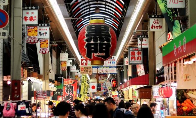 Пазар Kuromon Ichiba: рай за кулинарите в сърцето на Осака