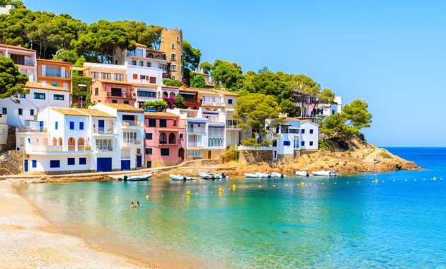 Best Beaches in Spain for Every Kind of Traveler