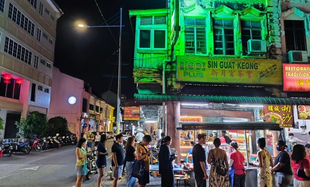 Nachtmarkten van Penang en eten ‘s avonds laat: een feestmaal na zonsondergang