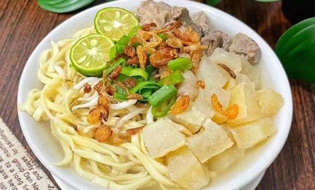 Пътеводител за храна на Мие Кочок в Бандунг