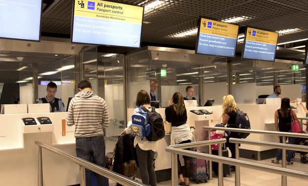 Inmigración del aeropuerto de Schiphol