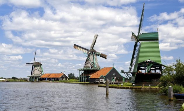 Zaanse Schans'taki Hollanda yel değirmenleri